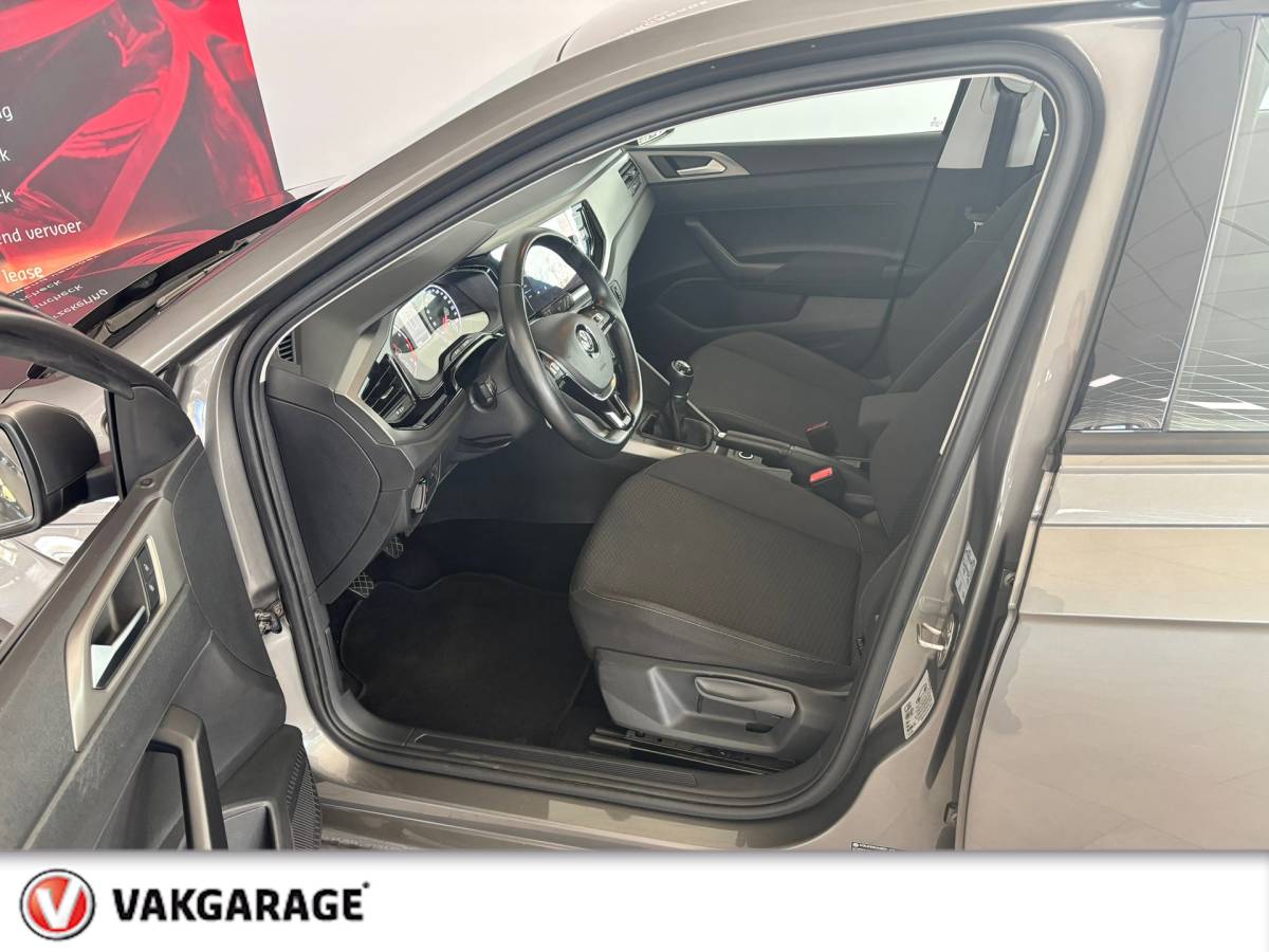 Volkswagen Polo Volkswagen Polo 1.0 TSI Comfortline. incl. afl. beurt en garantie.