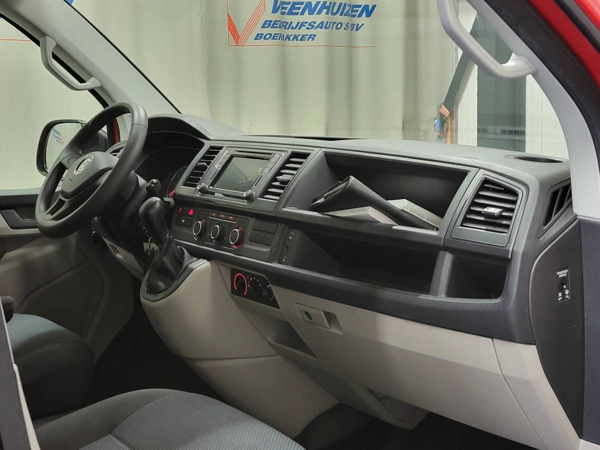 Volkswagen Transporter Volkswagen Transporter Kombi 2.0TDI L2/H2 8-Personenbus Automaat Euro 6!