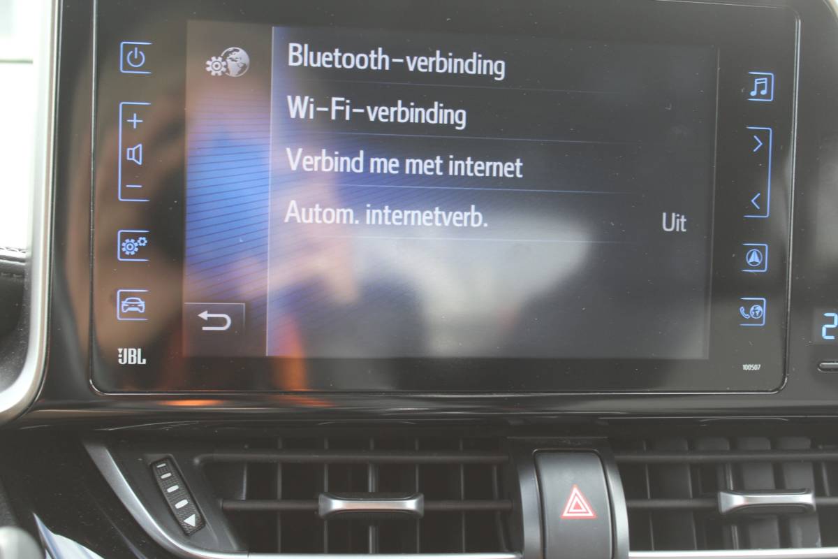 Toyota C-HR Toyota C-HR 1.8 Hybrid Style rijklaar prijs CAMERA BOMVOL OPTIES VERWARMBARE STOELEN CLIMA