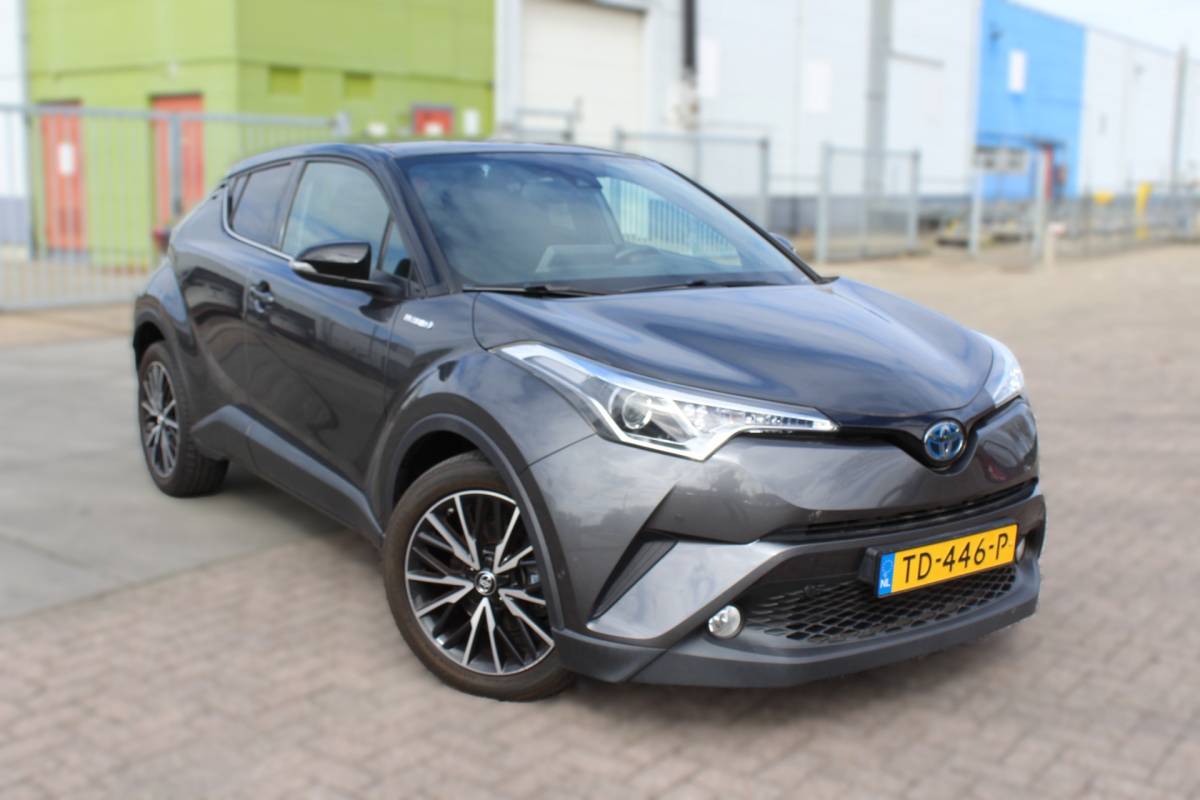 Toyota C-HR Toyota C-HR 1.8 Hybrid Style rijklaar prijs CAMERA BOMVOL OPTIES VERWARMBARE STOELEN CLIMA