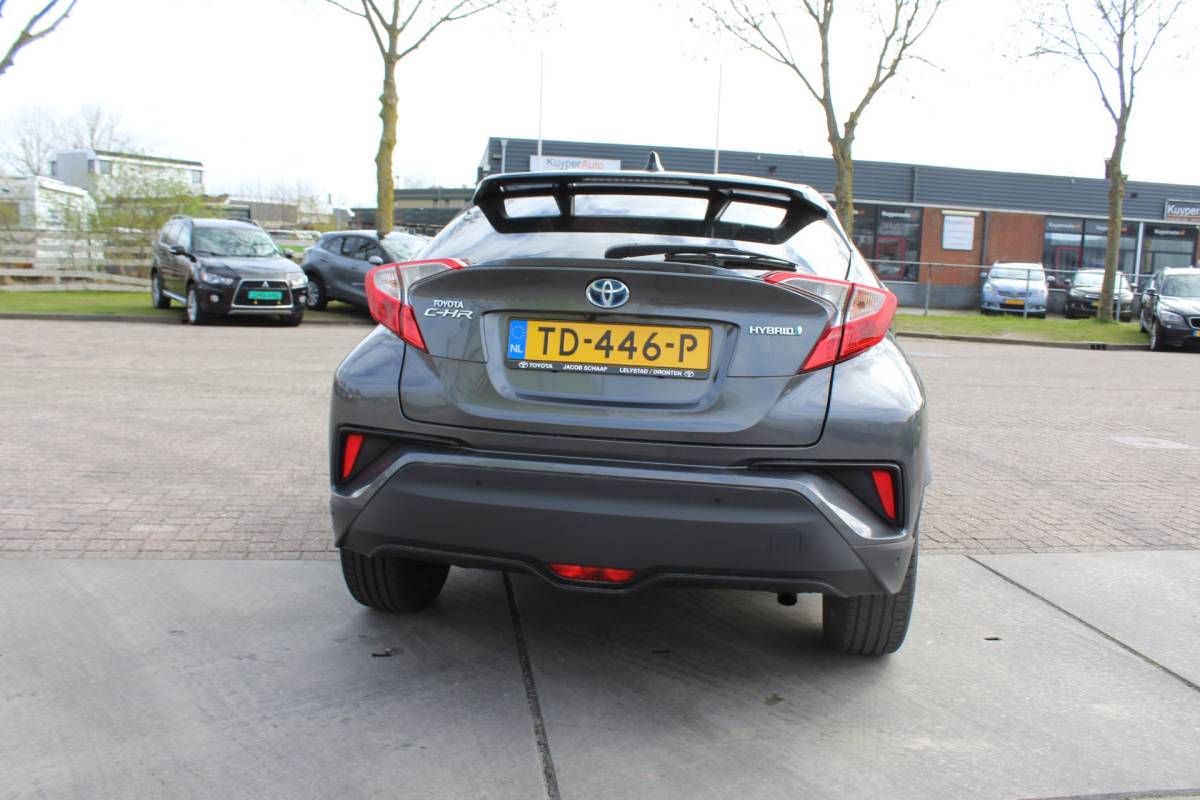 Toyota C-HR Toyota C-HR 1.8 Hybrid Style rijklaar prijs CAMERA BOMVOL OPTIES VERWARMBARE STOELEN CLIMA