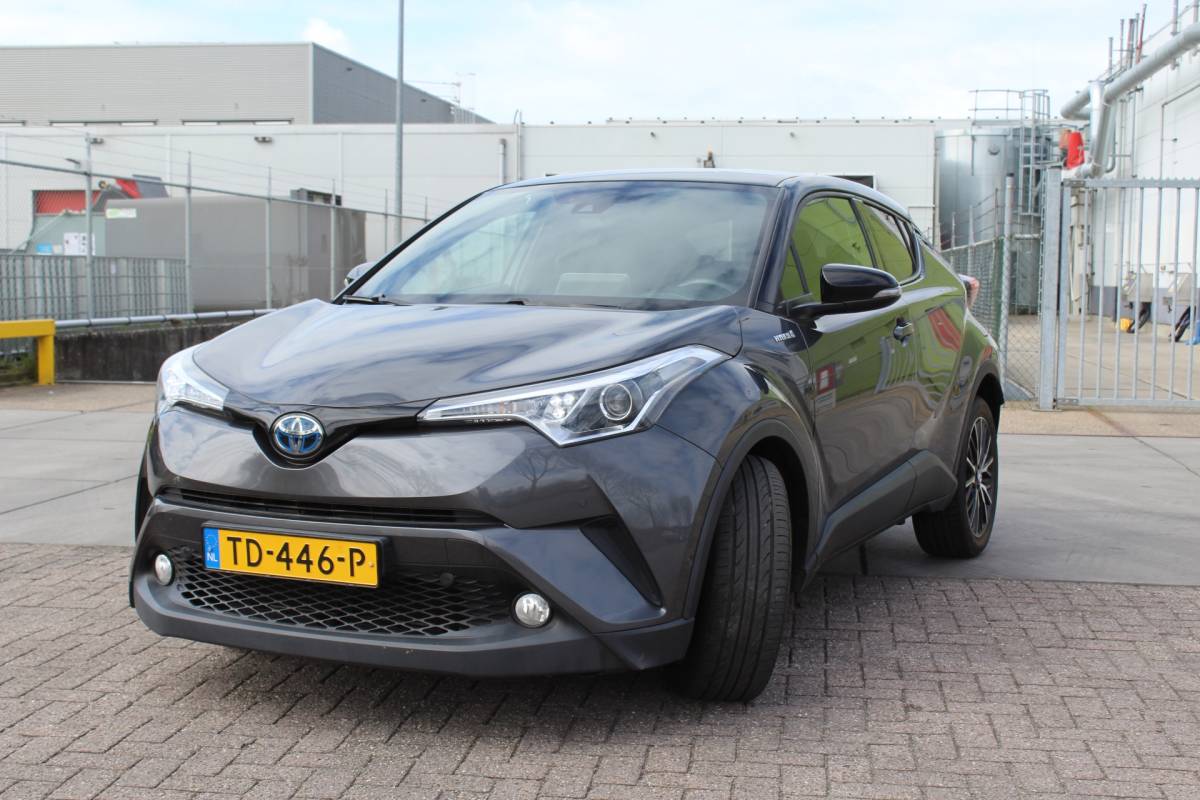 Toyota C-HR Toyota C-HR 1.8 Hybrid Style rijklaar prijs CAMERA BOMVOL OPTIES VERWARMBARE STOELEN CLIMA