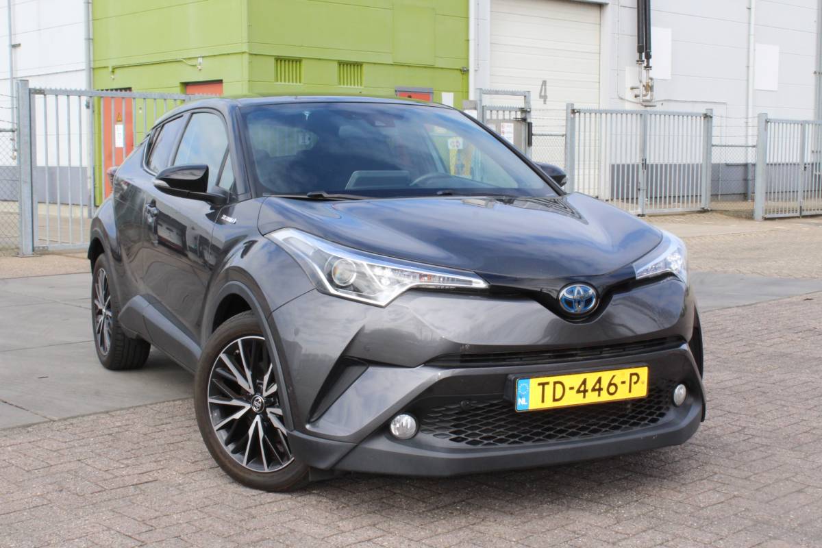 Toyota C-HR Toyota C-HR 1.8 Hybrid Style rijklaar prijs CAMERA BOMVOL OPTIES VERWARMBARE STOELEN CLIMA