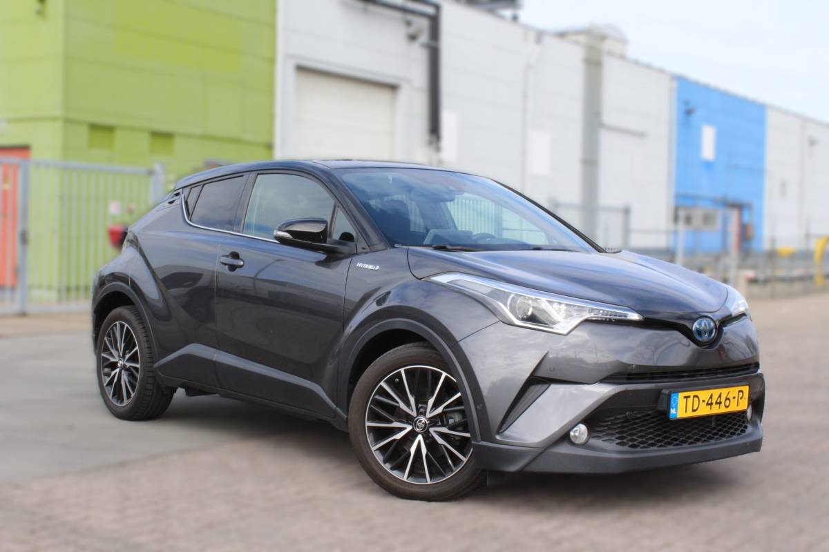 Toyota C-HR Toyota C-HR 1.8 Hybrid Style rijklaar prijs CAMERA BOMVOL OPTIES VERWARMBARE STOELEN CLIMA