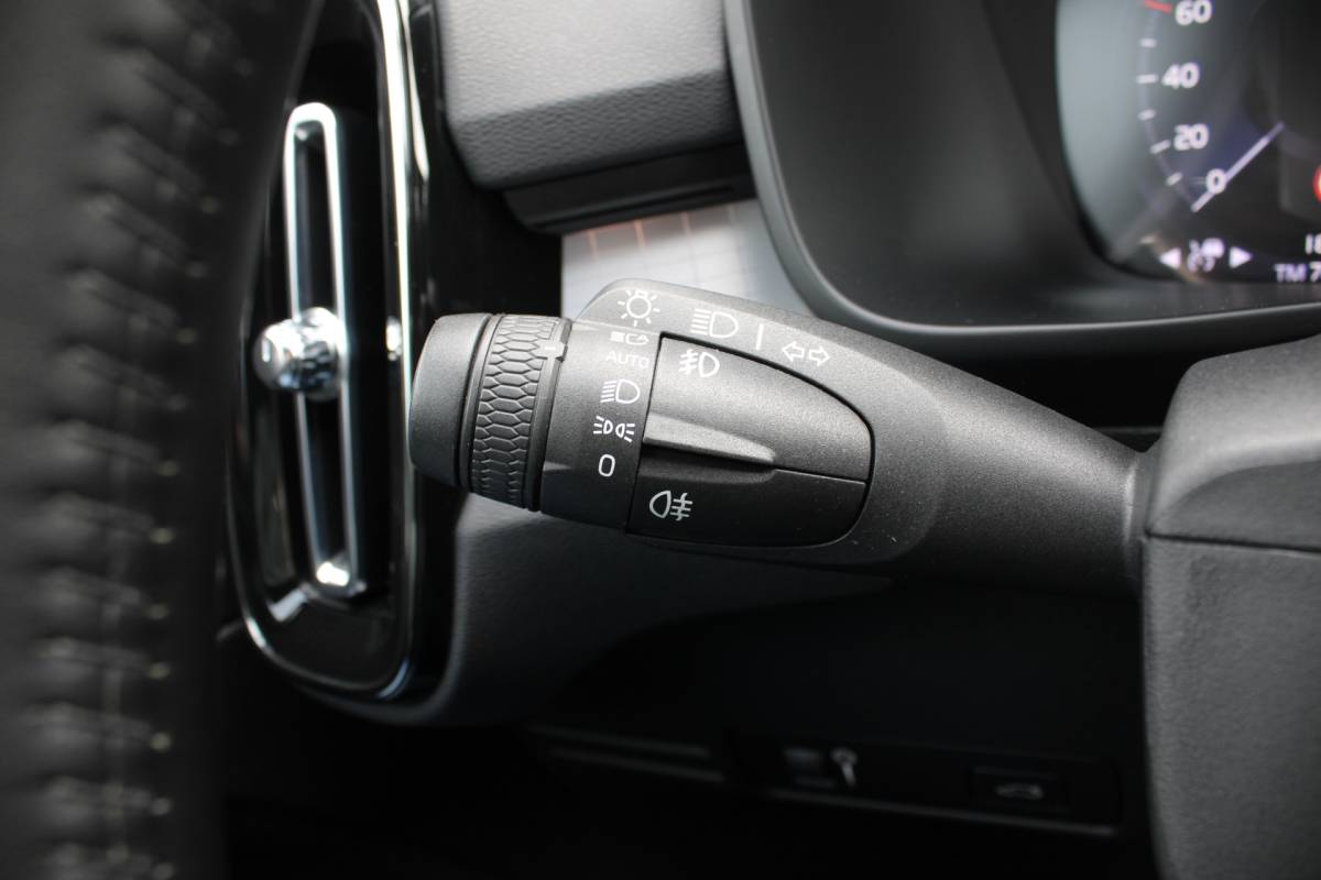 Volvo XC40 Volvo XC40 T3 164PK Automaat Business Pro | Keyless Entry | BLIS | Camera achter | PDC V+A | Apple/Android Carplay | El. Achterklep |