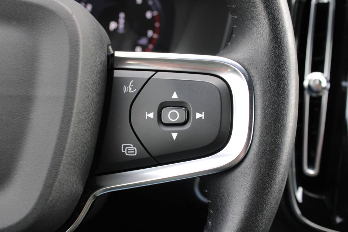 Volvo XC40 Volvo XC40 T3 164PK Automaat Business Pro | Keyless Entry | BLIS | Camera achter | PDC V+A | Apple/Android Carplay | El. Achterklep |
