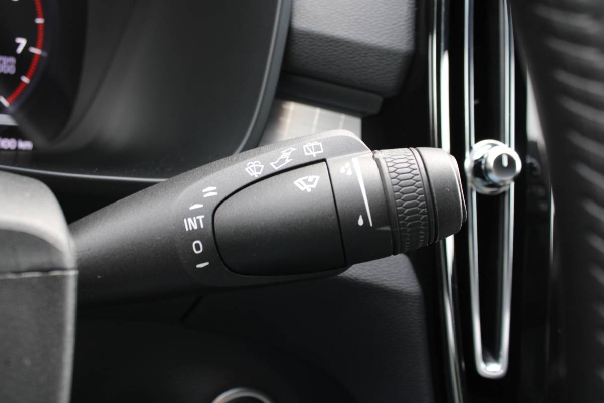 Volvo XC40 Volvo XC40 T3 164PK Automaat Business Pro | Keyless Entry | BLIS | Camera achter | PDC V+A | Apple/Android Carplay | El. Achterklep |