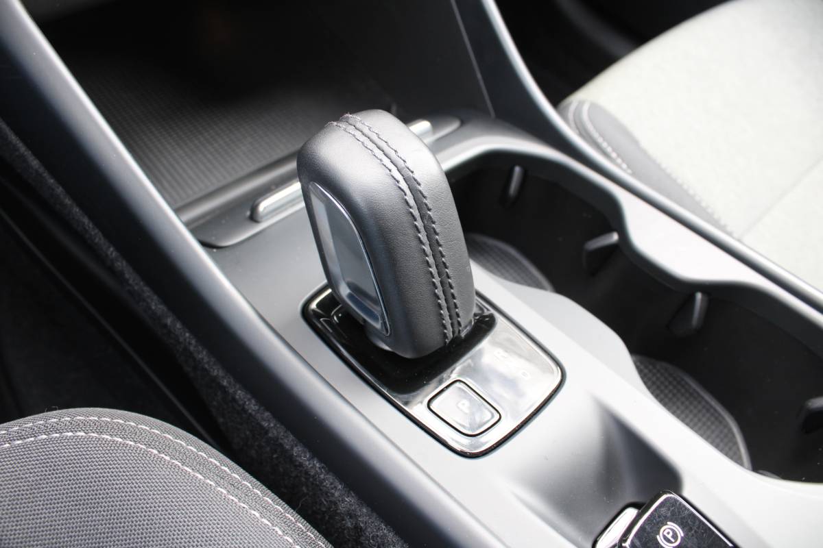 Volvo XC40 Volvo XC40 T3 164PK Automaat Business Pro | Keyless Entry | BLIS | Camera achter | PDC V+A | Apple/Android Carplay | El. Achterklep |