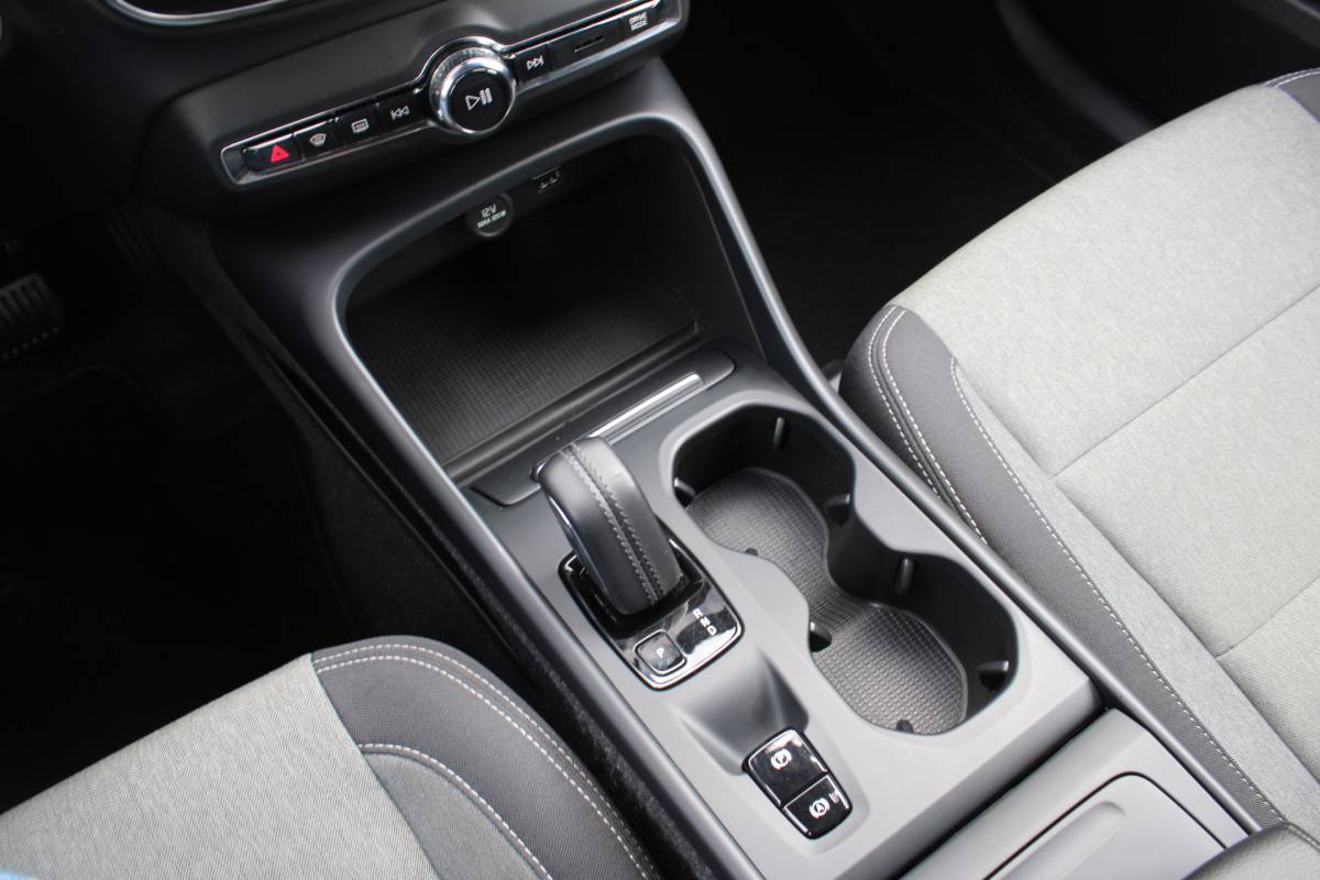 Volvo XC40 Volvo XC40 T3 164PK Automaat Business Pro | Keyless Entry | BLIS | Camera achter | PDC V+A | Apple/Android Carplay | El. Achterklep |