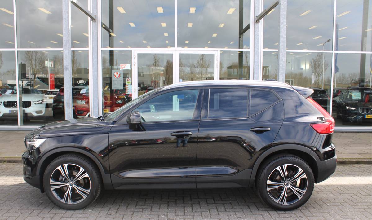 Volvo XC40 Volvo XC40 T3 164PK Automaat Business Pro | Keyless Entry | BLIS | Camera achter | PDC V+A | Apple/Android Carplay | El. Achterklep |