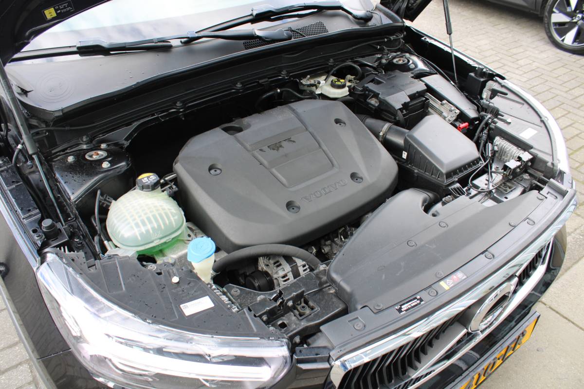 Volvo XC40 Volvo XC40 T3 164PK Automaat Business Pro | Keyless Entry | BLIS | Camera achter | PDC V+A | Apple/Android Carplay | El. Achterklep |