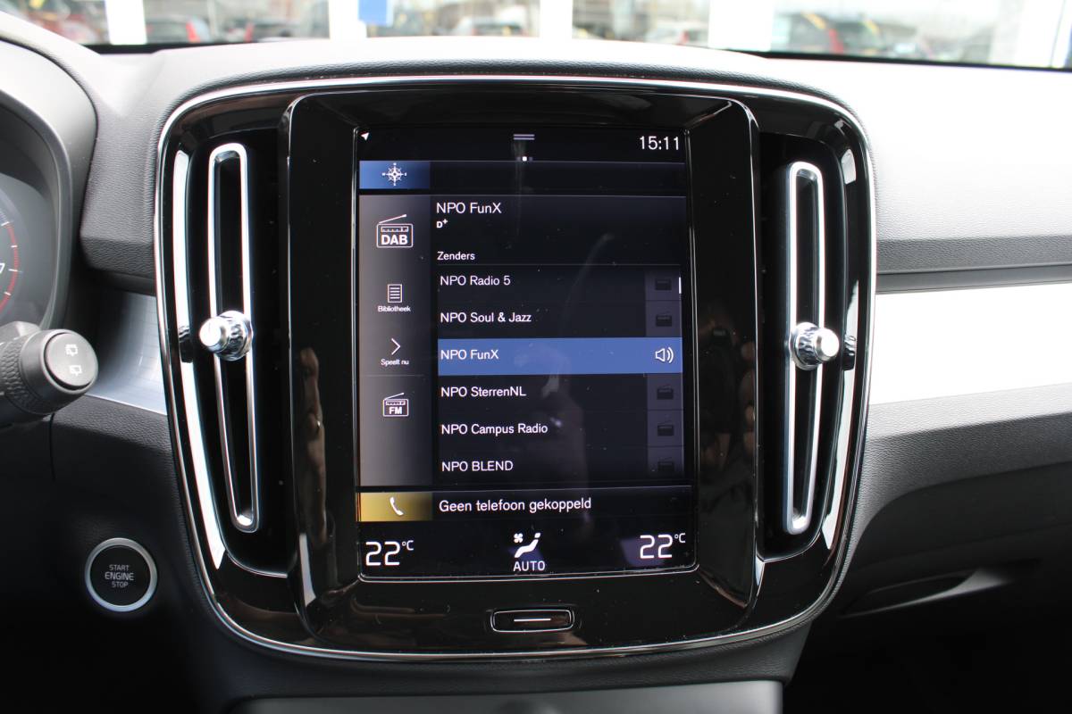 Volvo XC40 Volvo XC40 T3 164PK Automaat Business Pro | Keyless Entry | BLIS | Camera achter | PDC V+A | Apple/Android Carplay | El. Achterklep |