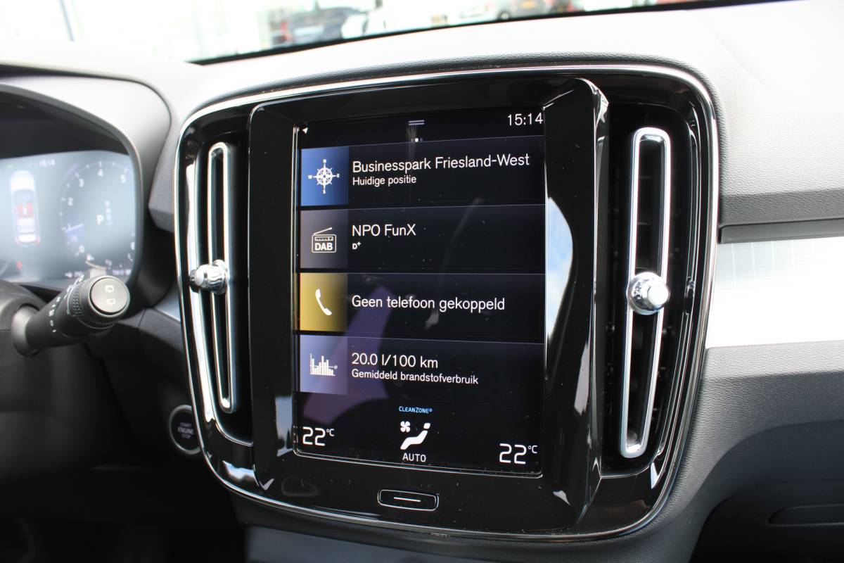 Volvo XC40 Volvo XC40 T3 164PK Automaat Business Pro | Keyless Entry | BLIS | Camera achter | PDC V+A | Apple/Android Carplay | El. Achterklep |