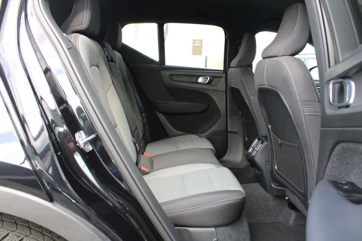 Volvo XC40 Volvo XC40 T3 164PK Automaat Business Pro | Keyless Entry | BLIS | Camera achter | PDC V+A | Apple/Android Carplay | El. Achterklep |