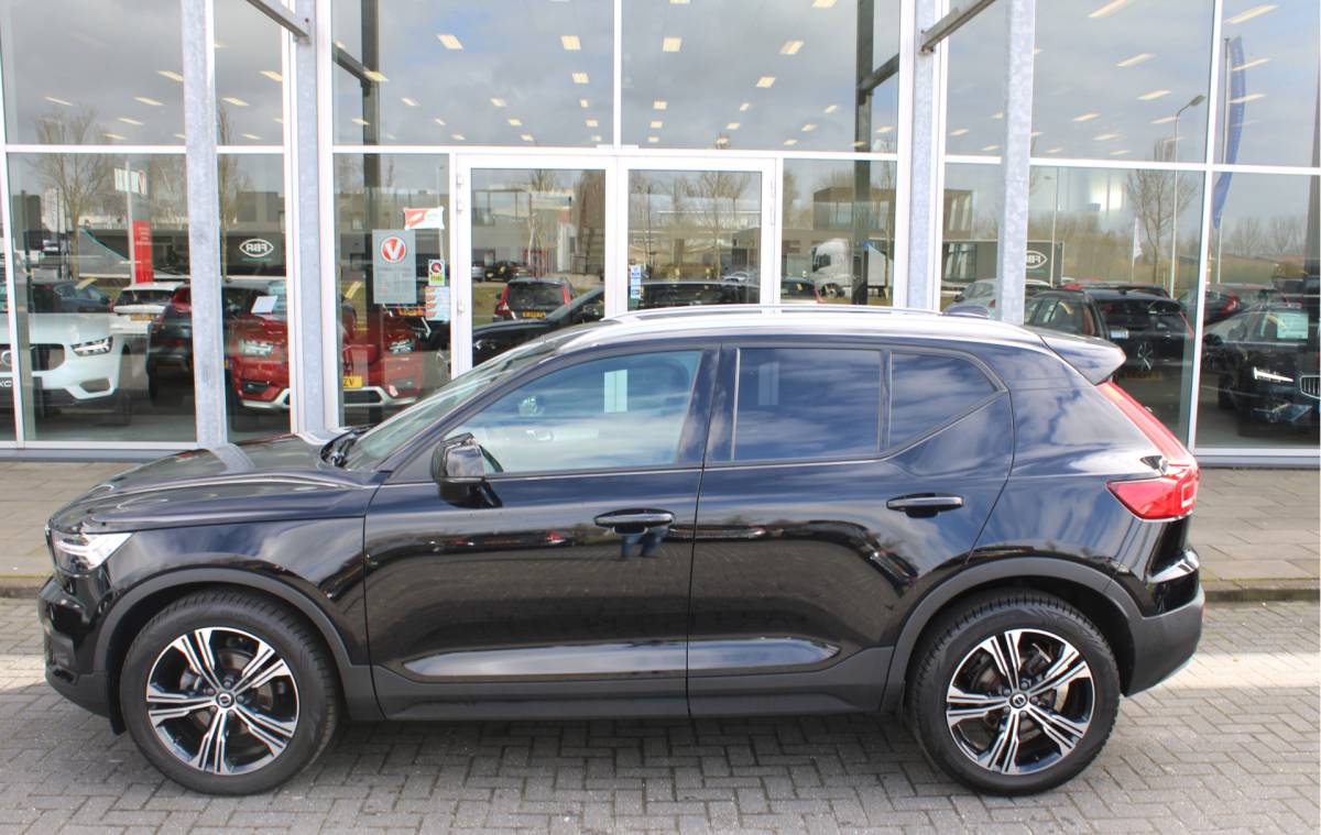 Volvo XC40 Volvo XC40 T3 164PK Automaat Business Pro | Keyless Entry | BLIS | Camera achter | PDC V+A | Apple/Android Carplay | El. Achterklep |