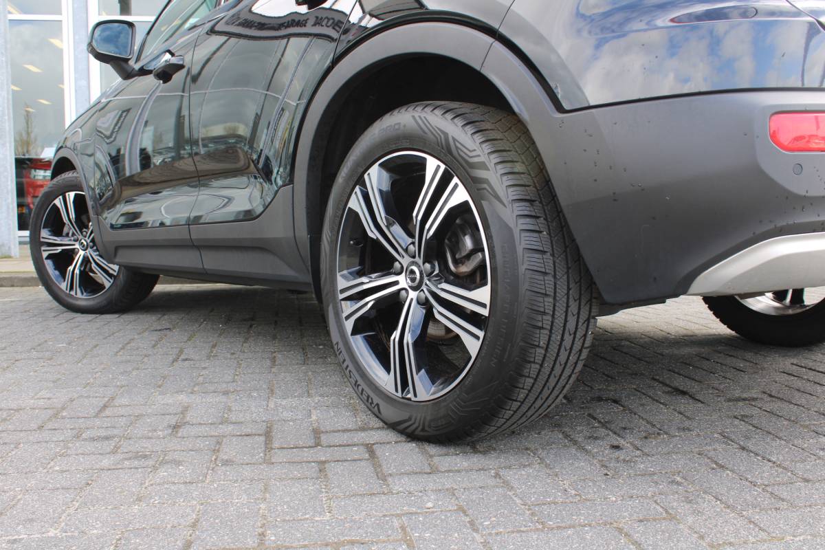 Volvo XC40 Volvo XC40 T3 164PK Automaat Business Pro | Keyless Entry | BLIS | Camera achter | PDC V+A | Apple/Android Carplay | El. Achterklep |