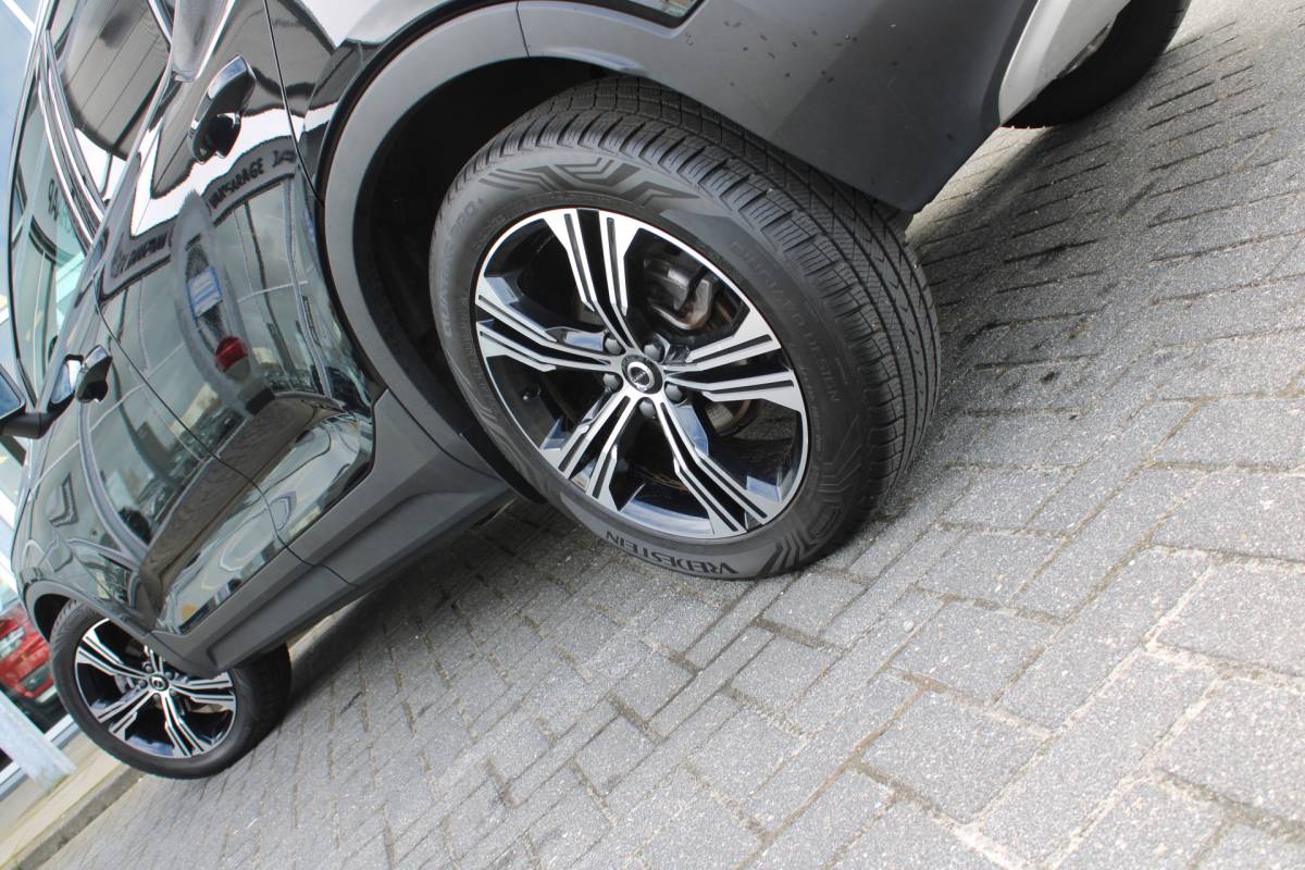 Volvo XC40 Volvo XC40 T3 164PK Automaat Business Pro | Keyless Entry | BLIS | Camera achter | PDC V+A | Apple/Android Carplay | El. Achterklep |