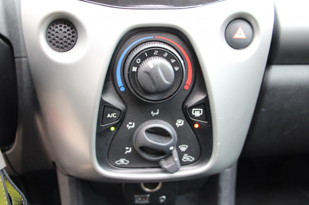 Peugeot 108 Peugeot 108 1.0 e-VTi Active TOP  / Carplay / Android