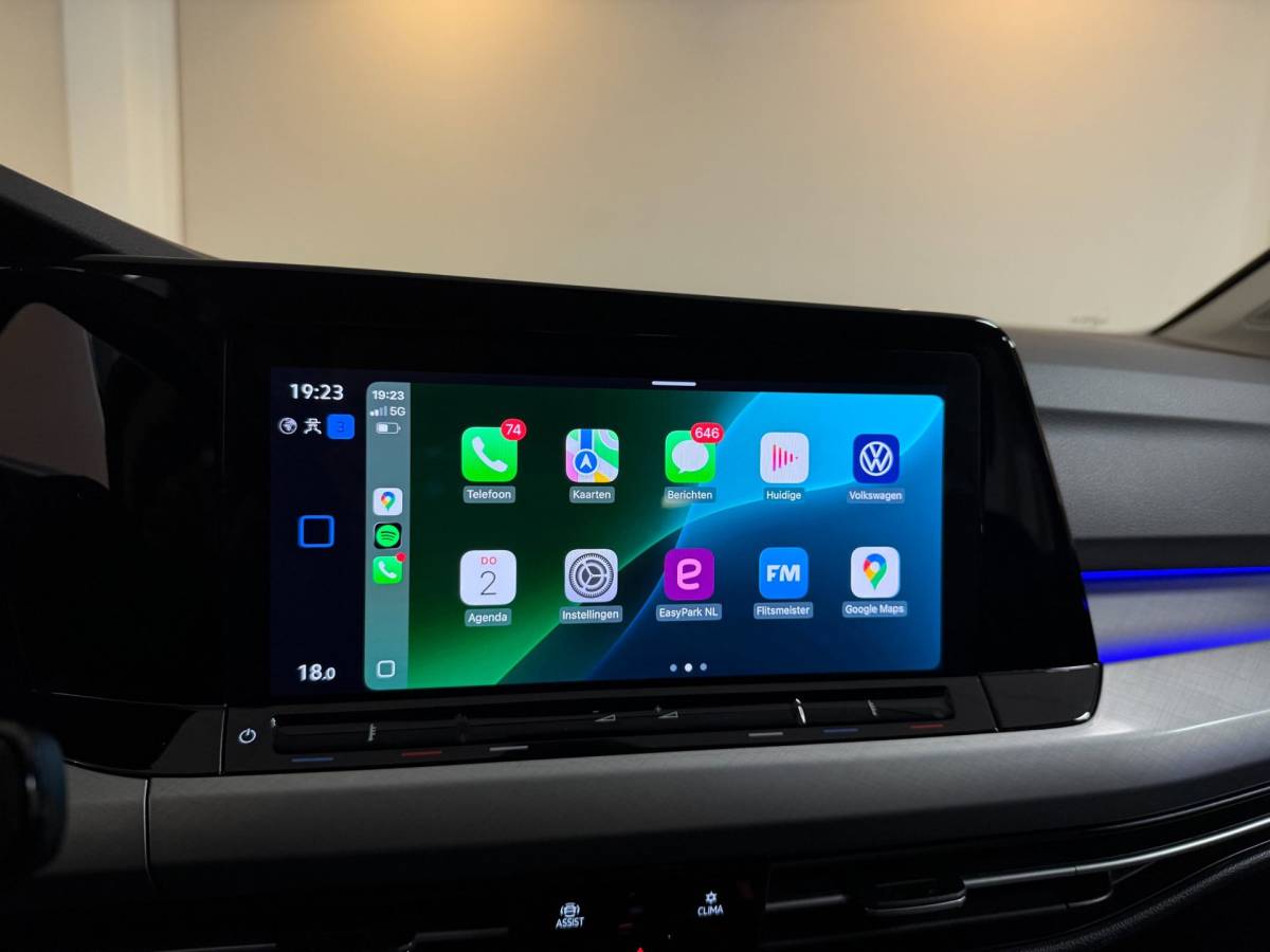 Volkswagen Golf Volkswagen Golf 1.0 TSI Life Business *Alcantara* Massage|Camera|IQ Drive|Sfeerverlichting