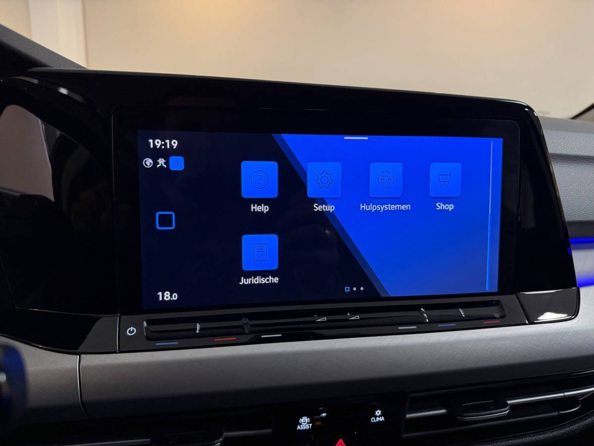 Volkswagen Golf Volkswagen Golf 1.0 TSI Life Business *Alcantara* Massage|Camera|IQ Drive|Sfeerverlichting