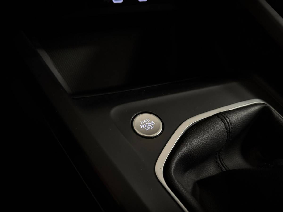 Volkswagen Golf Volkswagen Golf 1.0 TSI Life Business *Alcantara* Massage|Camera|IQ Drive|Sfeerverlichting