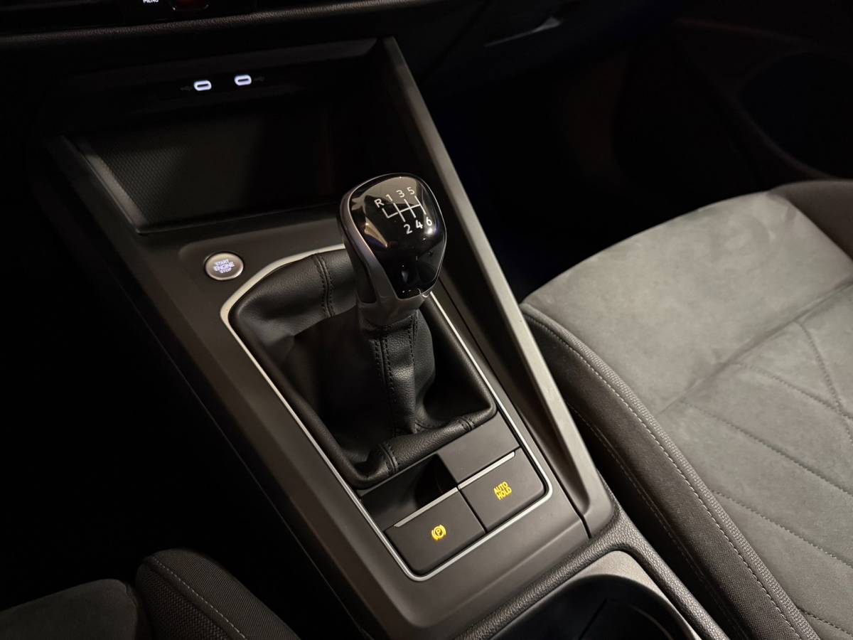 Volkswagen Golf Volkswagen Golf 1.0 TSI Life Business *Alcantara* Massage|Camera|IQ Drive|Sfeerverlichting