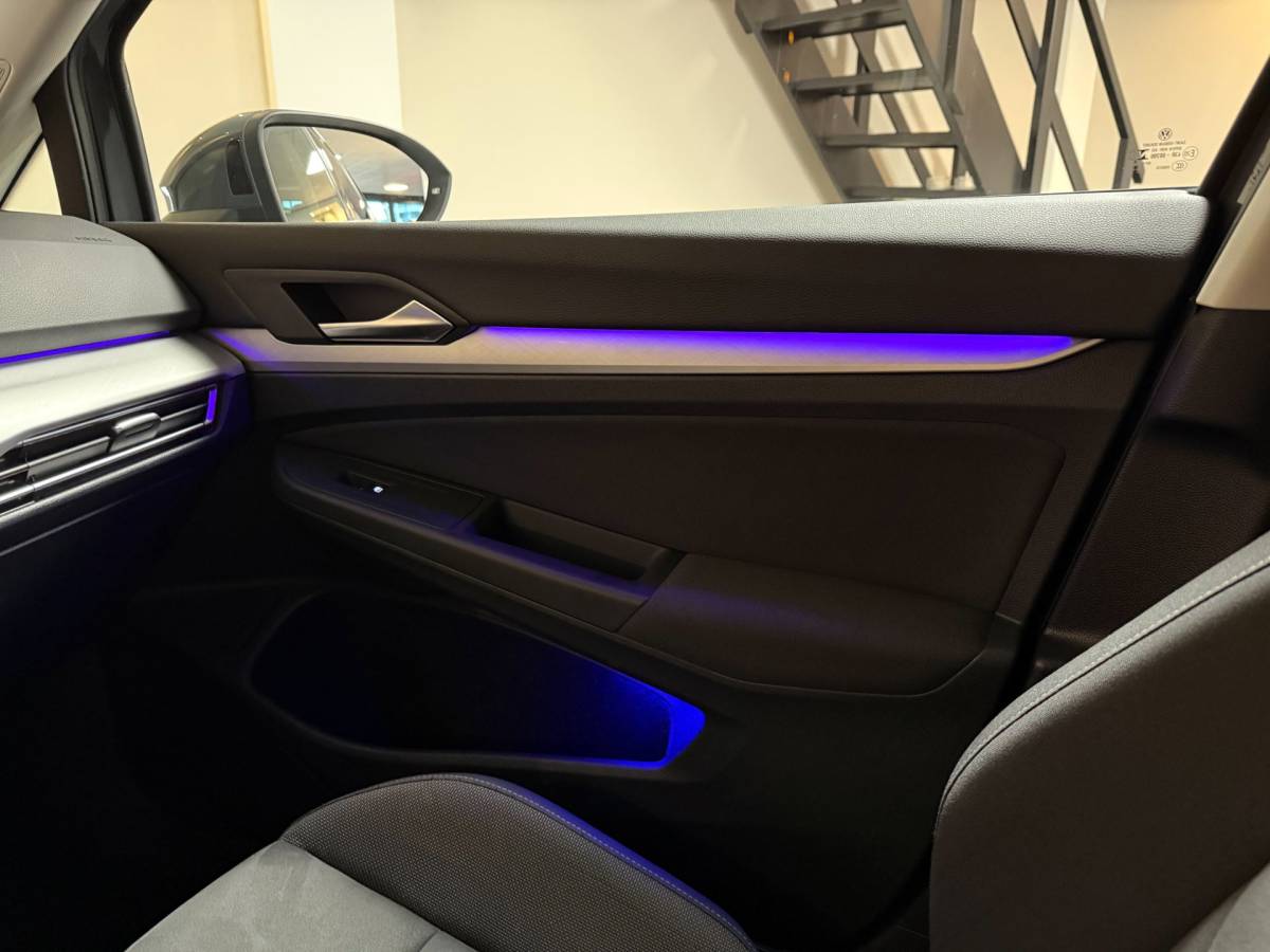 Volkswagen Golf Volkswagen Golf 1.0 TSI Life Business *Alcantara* Massage|Camera|IQ Drive|Sfeerverlichting