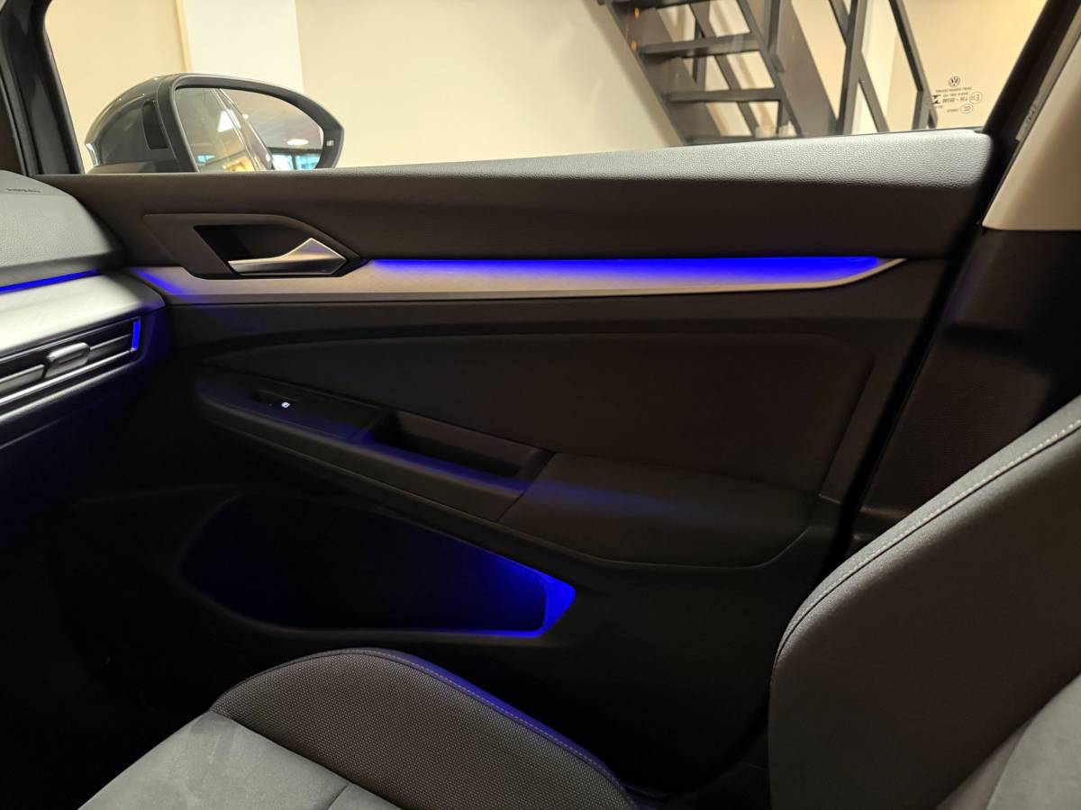 Volkswagen Golf Volkswagen Golf 1.0 TSI Life Business *Alcantara* Massage|Camera|IQ Drive|Sfeerverlichting