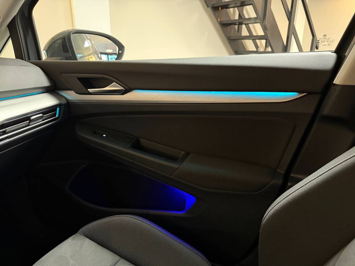 Volkswagen Golf Volkswagen Golf 1.0 TSI Life Business *Alcantara* Massage|Camera|IQ Drive|Sfeerverlichting