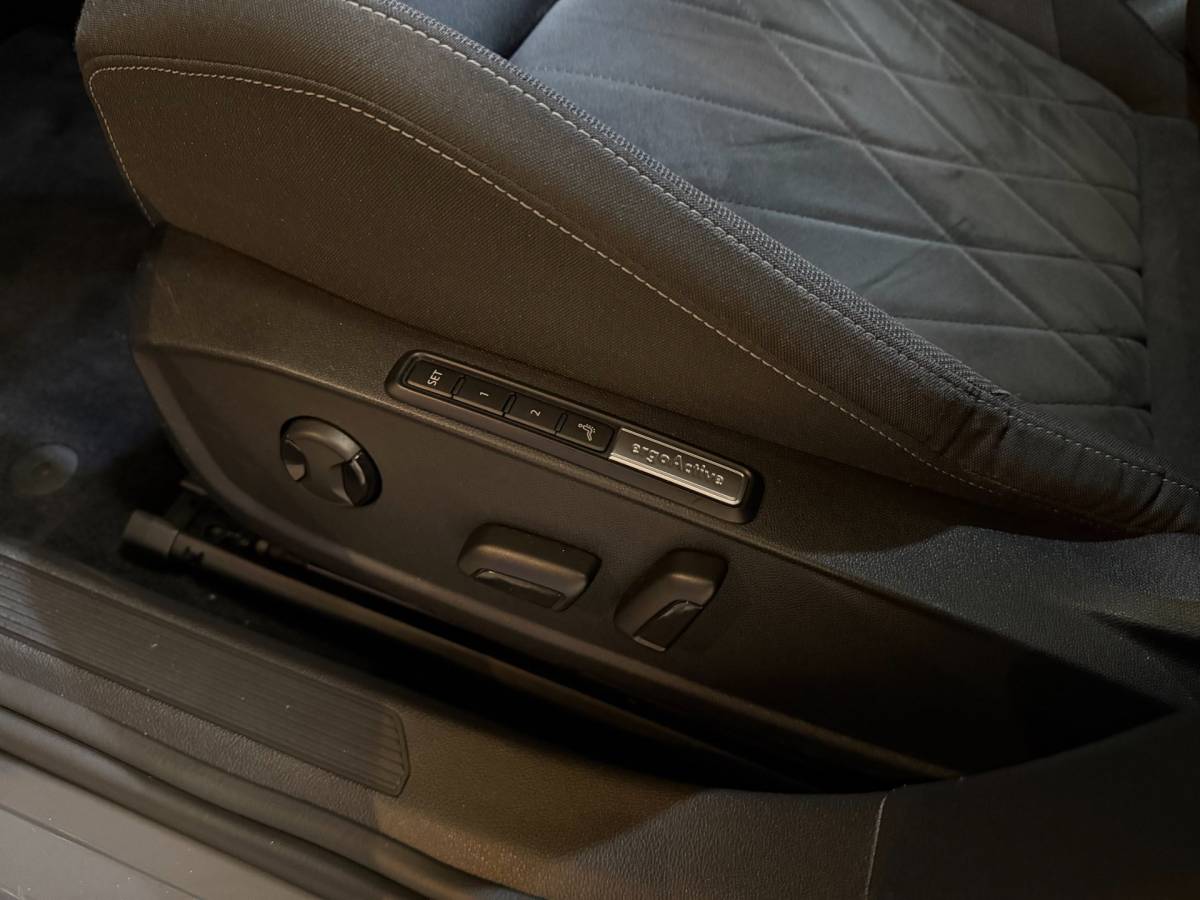 Volkswagen Golf Volkswagen Golf 1.0 TSI Life Business *Alcantara* Massage|Camera|IQ Drive|Sfeerverlichting