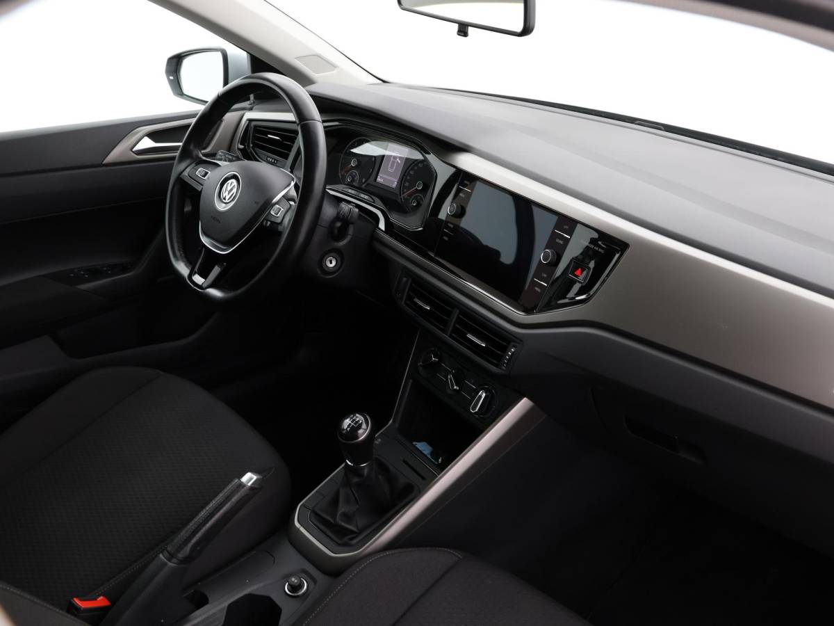 Volkswagen Polo Volkswagen Polo 1.0 TSI 95pk Comfortline Business · Apple/Android Car Play · Limiter · Airco · Trekhaak · 15” Inch ·