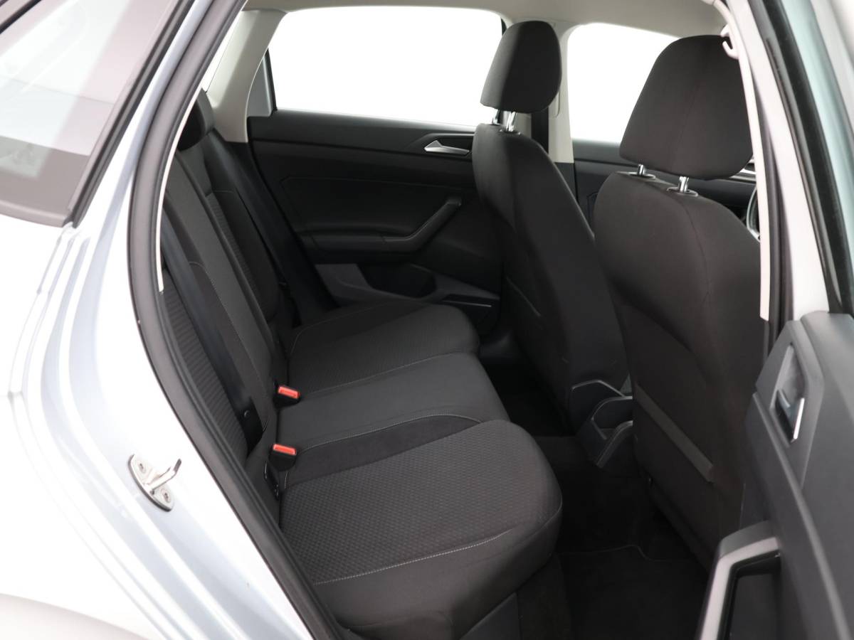 Volkswagen Polo Volkswagen Polo 1.0 TSI 95pk Comfortline Business · Apple/Android Car Play · Limiter · Airco · Trekhaak · 15” Inch ·