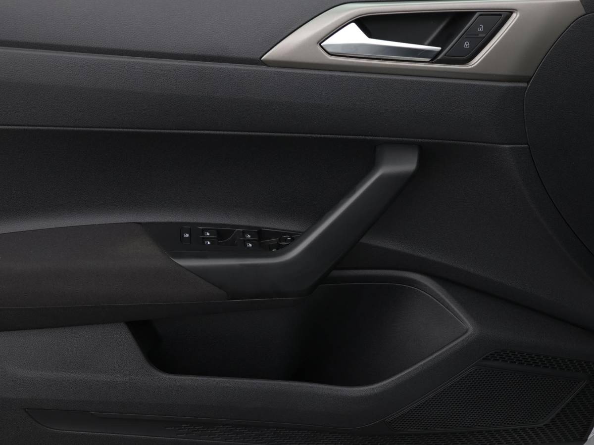 Volkswagen Polo Volkswagen Polo 1.0 TSI 95pk Comfortline Business · Apple/Android Car Play · Limiter · Airco · Trekhaak · 15” Inch ·