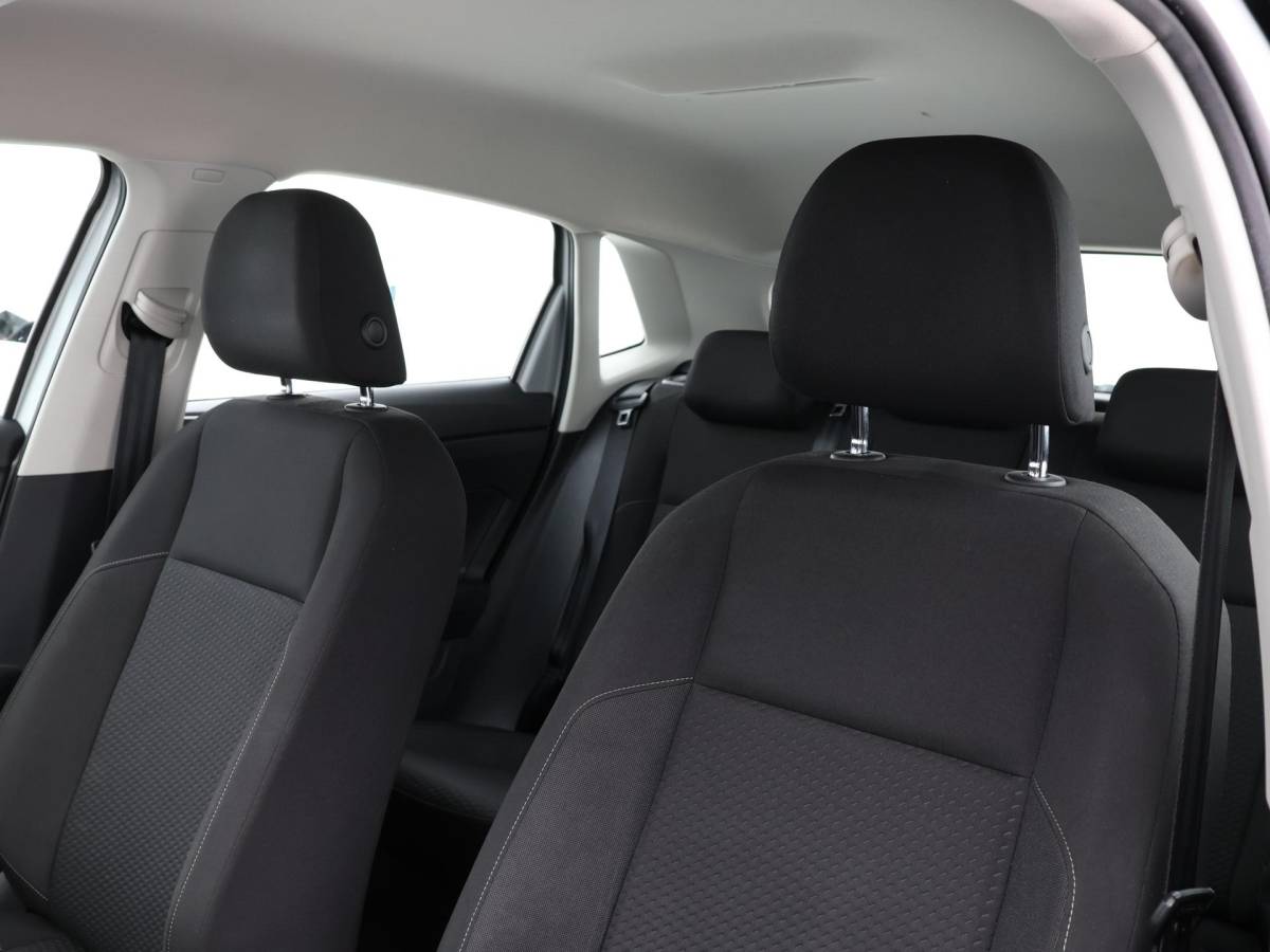 Volkswagen Polo Volkswagen Polo 1.0 TSI 95pk Comfortline Business · Apple/Android Car Play · Limiter · Airco · Trekhaak · 15” Inch ·