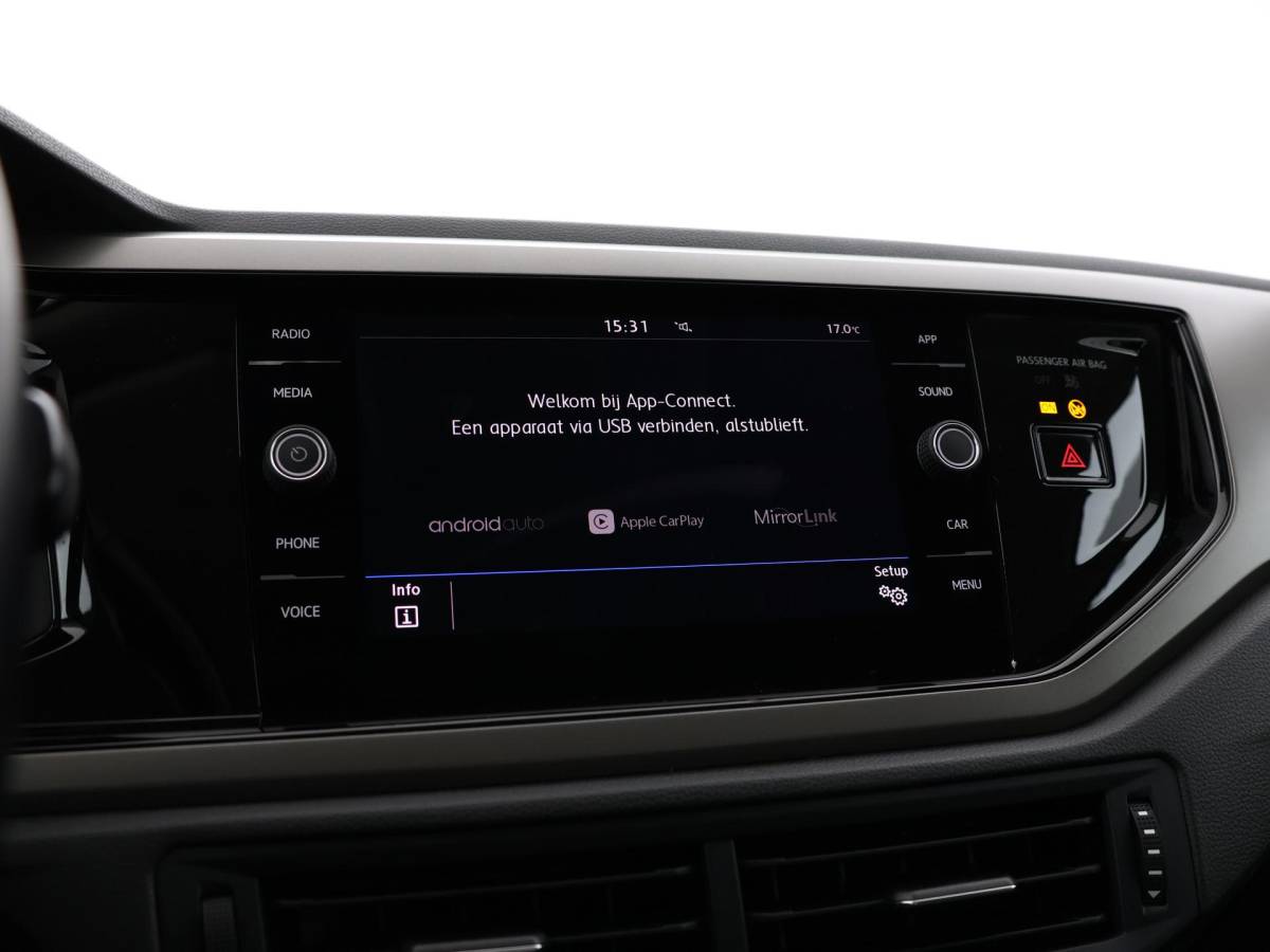 Volkswagen Polo Volkswagen Polo 1.0 TSI 95pk Comfortline Business · Apple/Android Car Play · Limiter · Airco · Trekhaak · 15” Inch ·