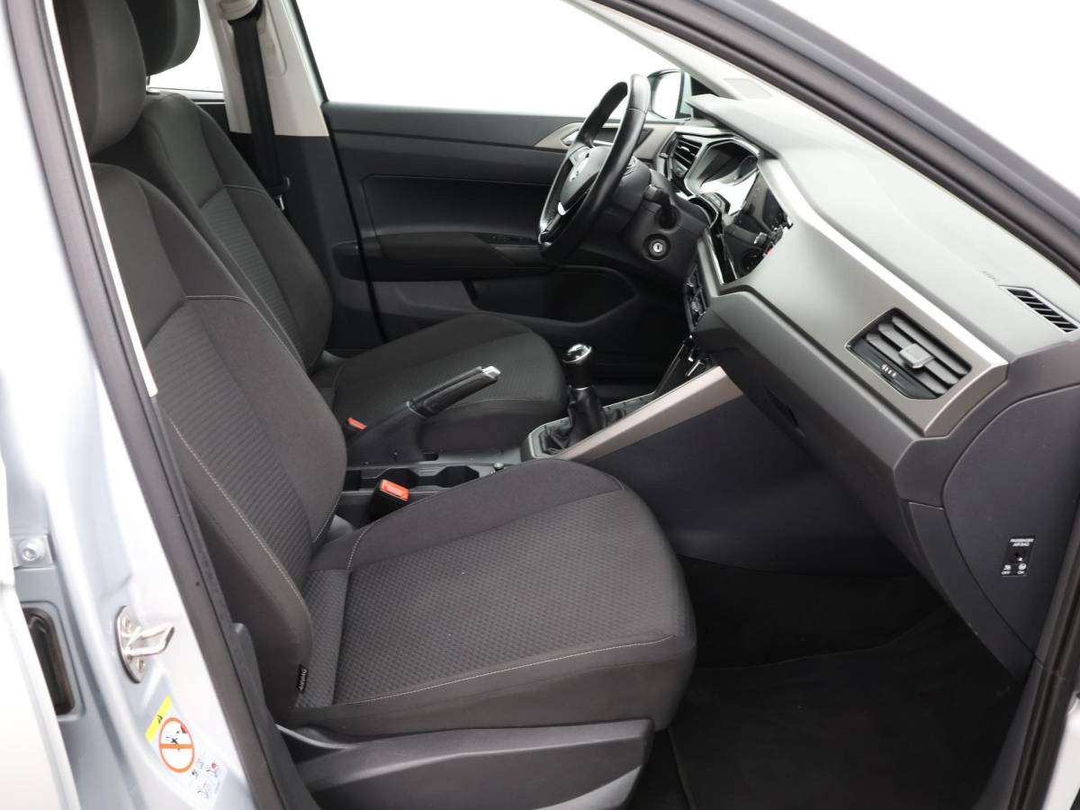 Volkswagen Polo Volkswagen Polo 1.0 TSI 95pk Comfortline Business · Apple/Android Car Play · Limiter · Airco · Trekhaak · 15” Inch ·