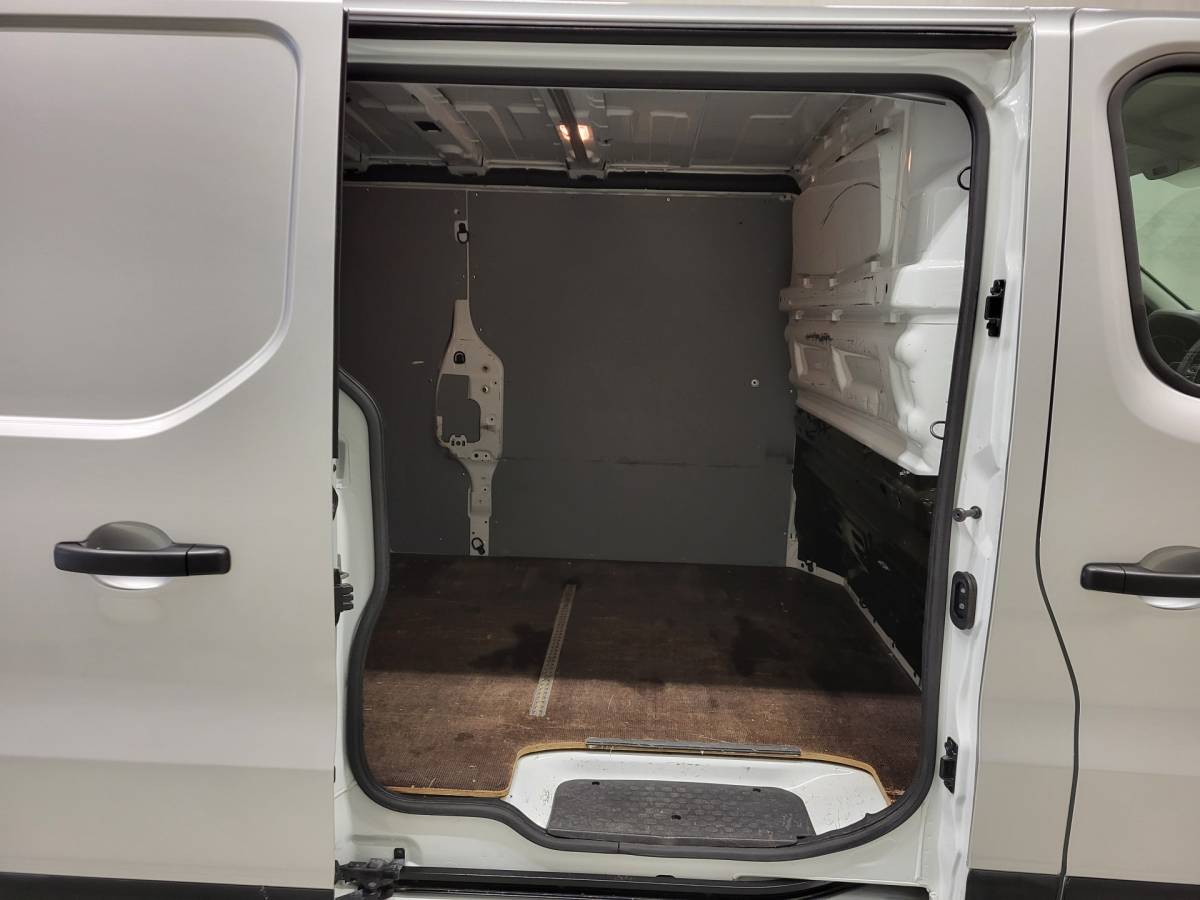 Renault Trafic Renault Trafic 2.0dCi 120pk L2/H1 Euro 6!