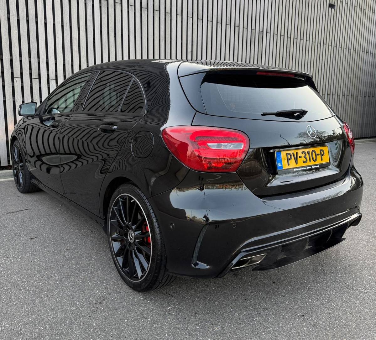 Mercedes-Benz A-Klasse Mercedes-Benz A-klasse 160 /AMG Pakket /19 inch /Half leer /Stoelverwarming
