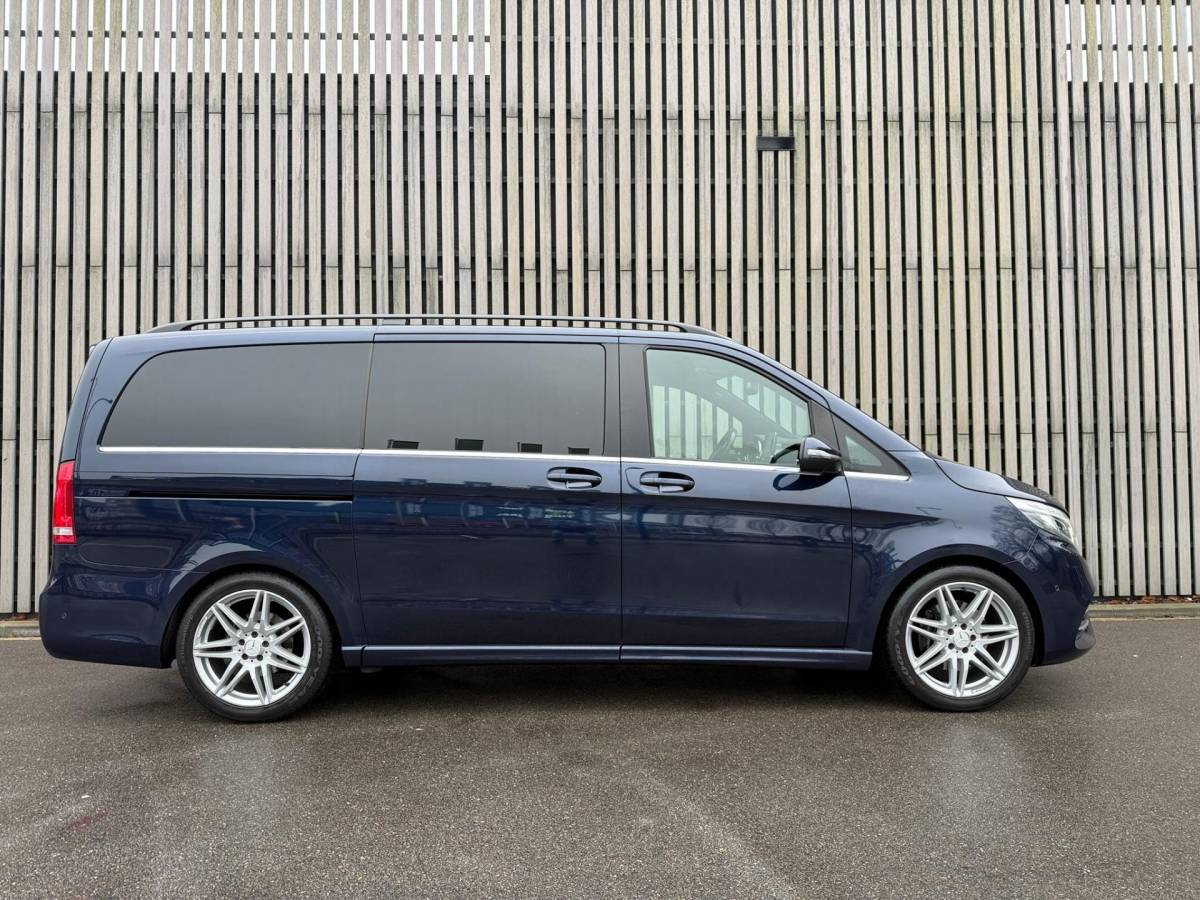Mercedes-Benz V-Klasse Mercedes-Benz V-klasse 250d Lang Edition AMG /Burmester /380 Camera / Memory / 7 persoons /Sfeerverlichting