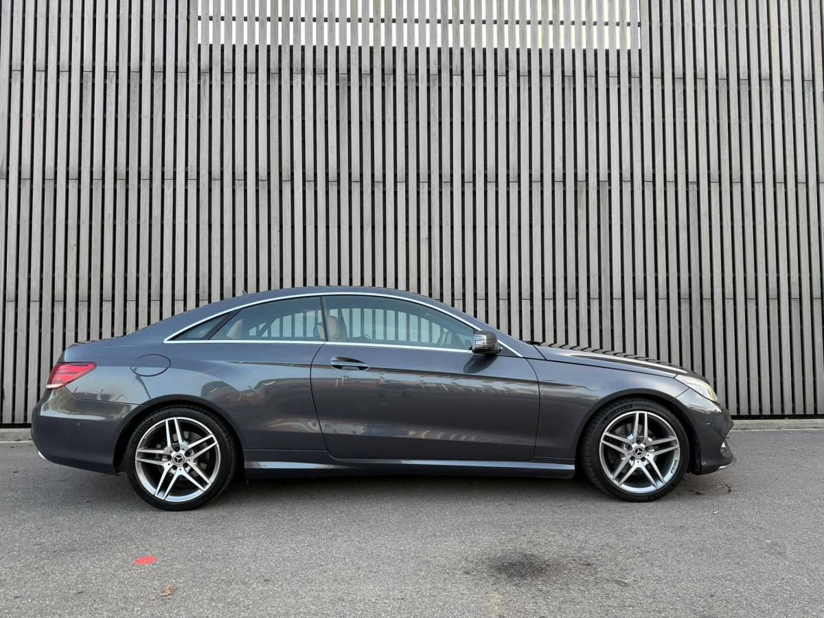 Mercedes-Benz E-Klasse Mercedes-Benz E-klasse Coupé 200 Prestige / AMG Pakket / Camera