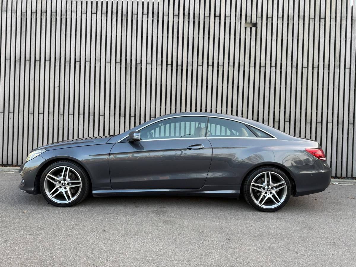 Mercedes-Benz E-Klasse Mercedes-Benz E-klasse Coupé 200 Prestige / AMG Pakket / Camera