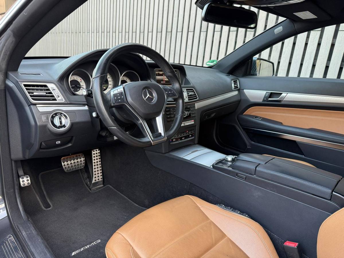 Mercedes-Benz E-Klasse Mercedes-Benz E-klasse Coupé 200 Prestige / AMG Pakket / Camera