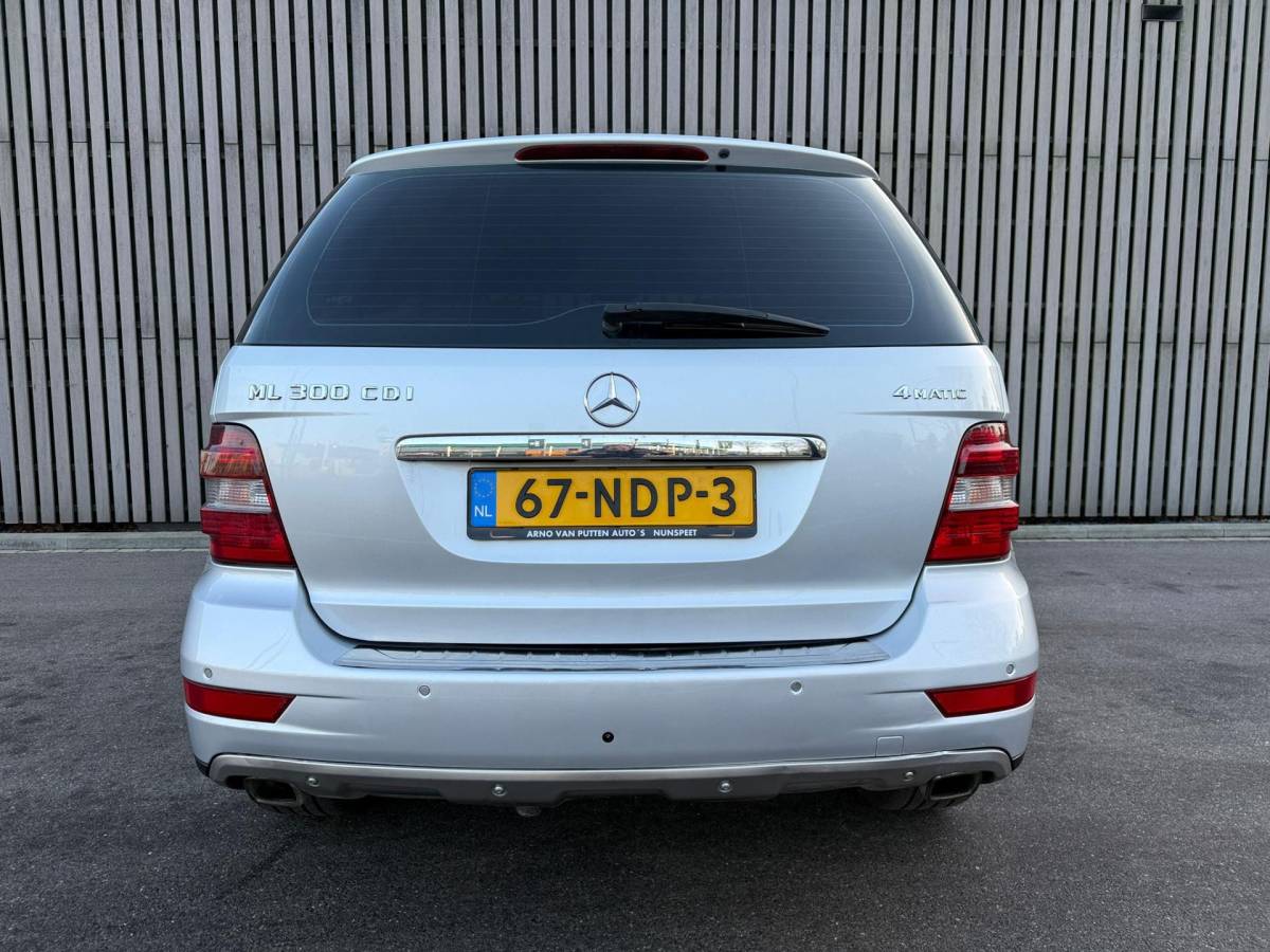 Mercedes-Benz M-Klasse Mercedes-Benz M-klasse 300 CDI BlueEFFICIENCY 4-Matic