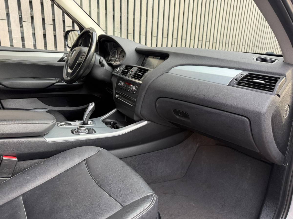 BMW X3 BMW X3 SDrive18d Chrome Line Edition – Leer – Navigatie