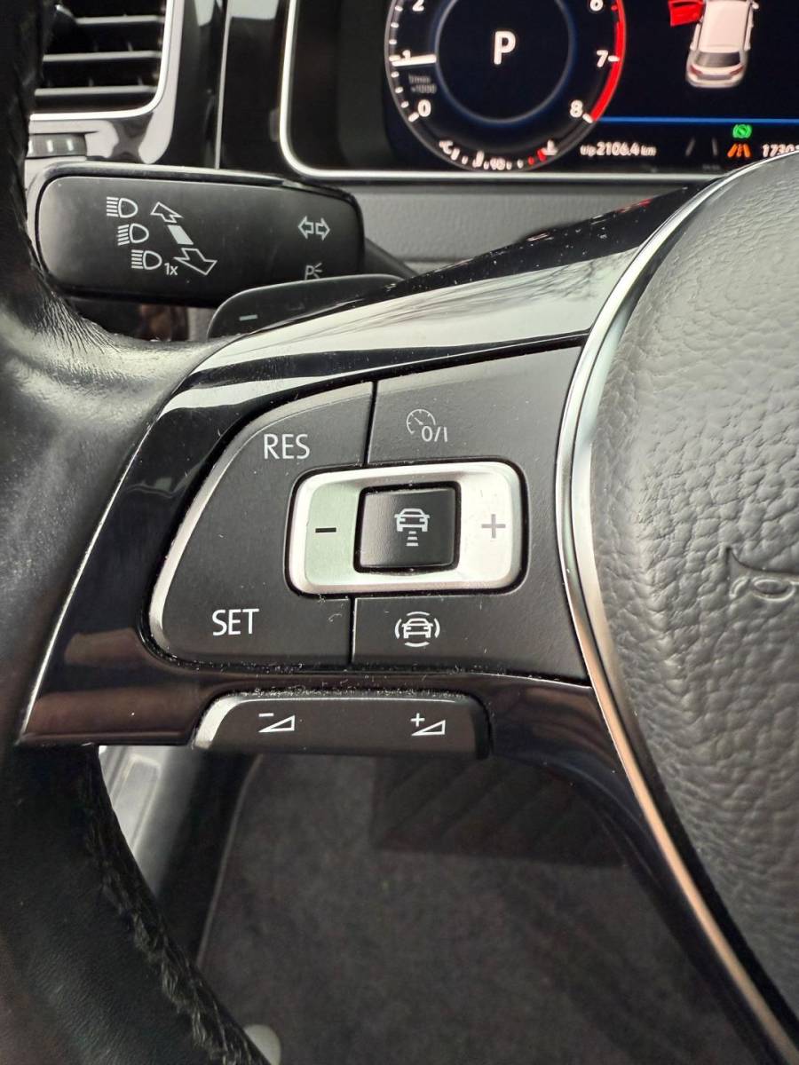 Volkswagen Golf Volkswagen GOLF 1.5 TSI Highline Business R / Panoramadak