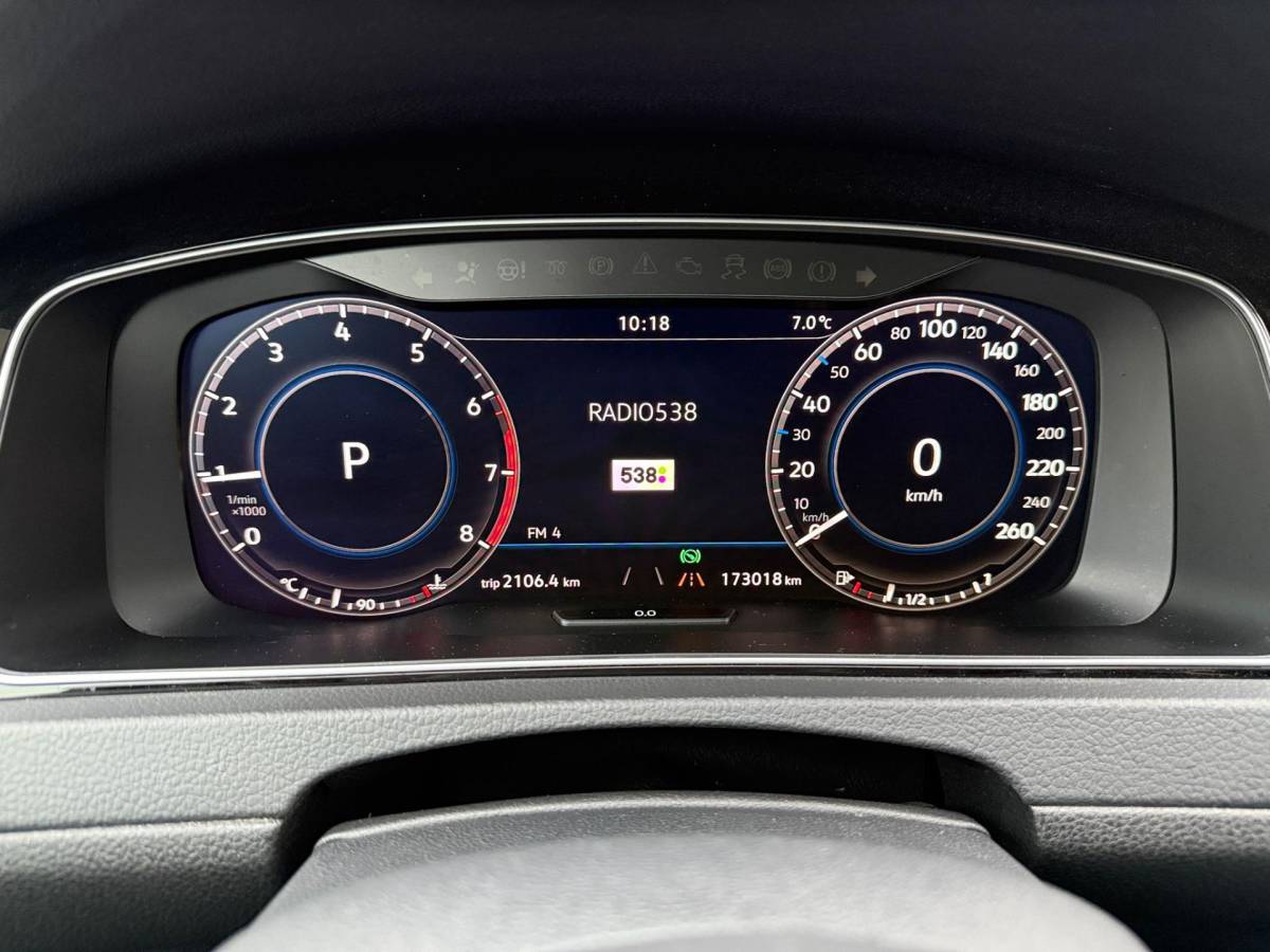Volkswagen Golf Volkswagen GOLF 1.5 TSI Highline Business R / Panoramadak