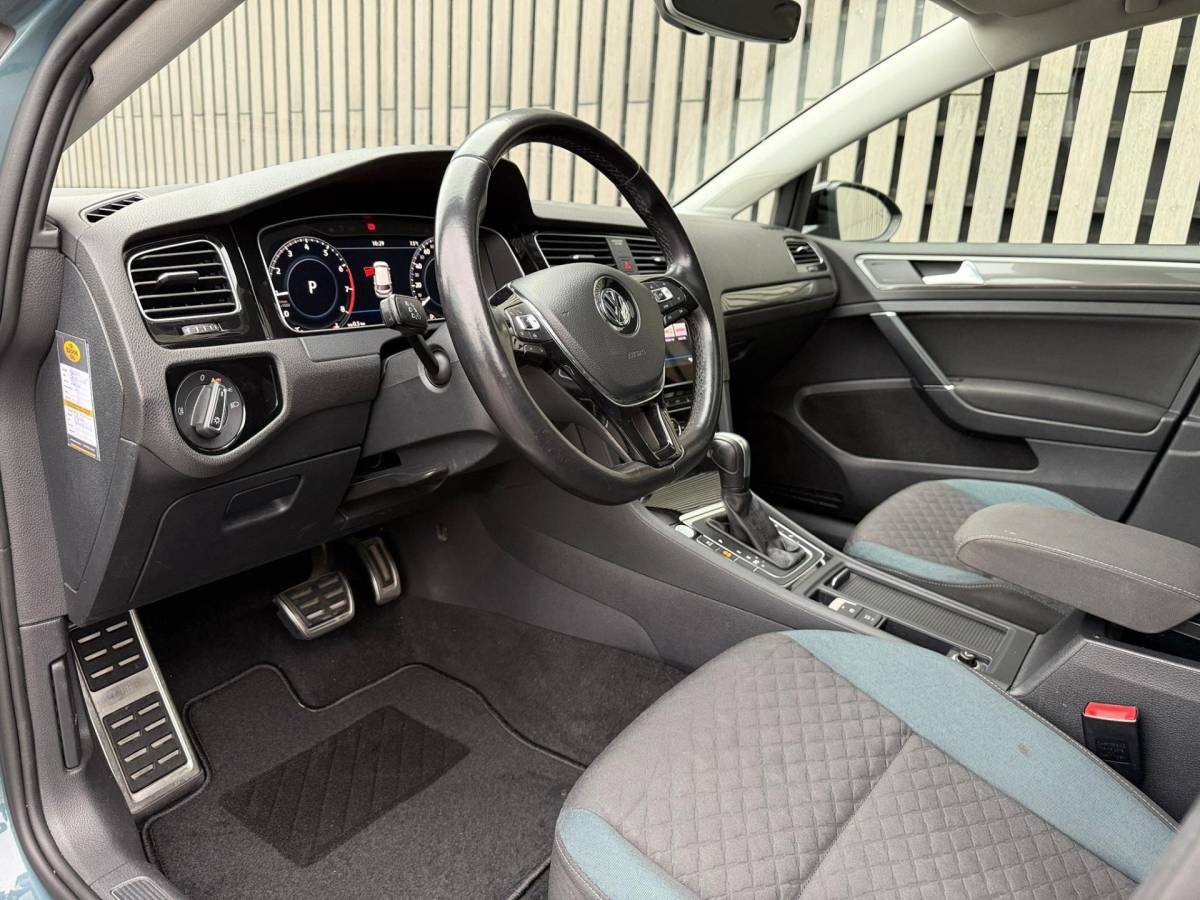 Volkswagen Golf Volkswagen GOLF 1.5 TSI Highline Business R / Panoramadak