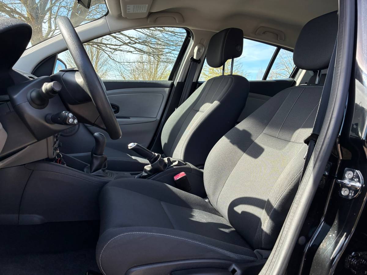 Renault Mégane Renault Mégane 1.6 Authentique | 66.000 NAP + Airco + Cruise nu € 6.975,-!!!