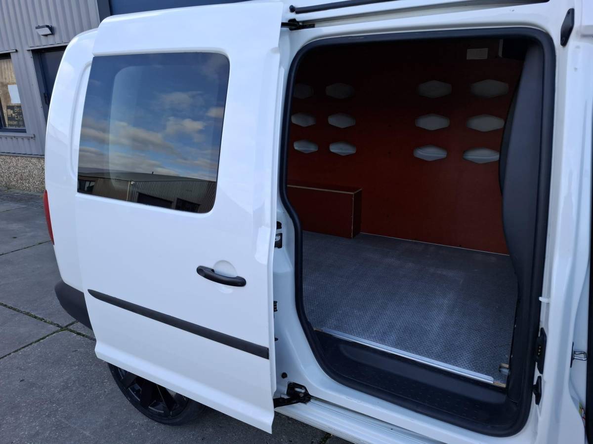 Volkswagen Caddy Volkswagen Caddy 2.0 TDI L2H1 BMT Maxi Trendline AUTOMAAT / NAVI / AIRCO / EURO 6