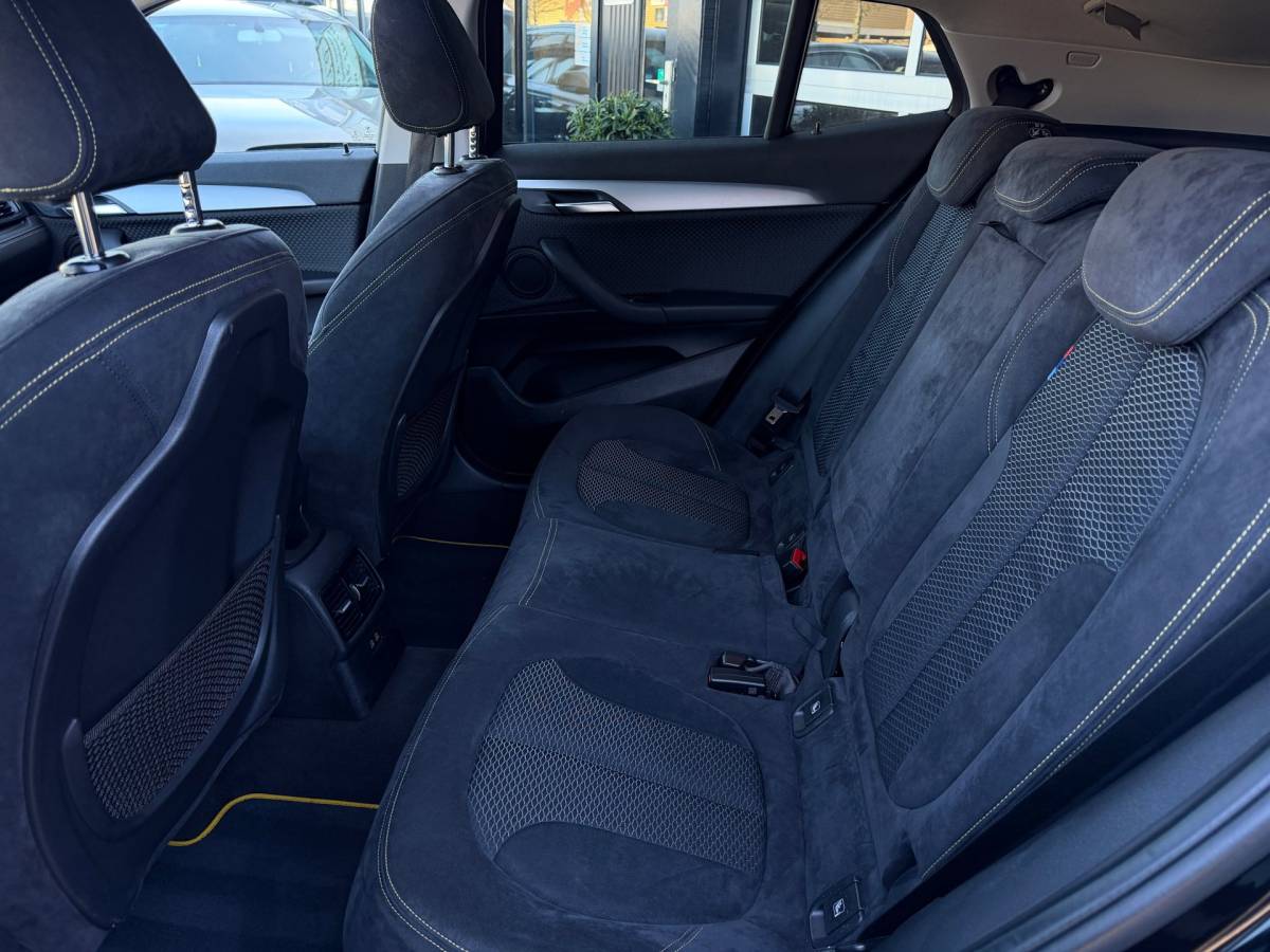 BMW X2 BMW X2 SDrive18i 140pk M-sport Executive /Pano